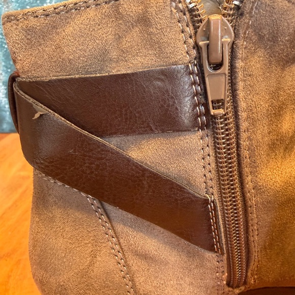 Joe Boxer 2016 Women August Brown Suede Ankle Bootie size 7 - Picture 12 of 14